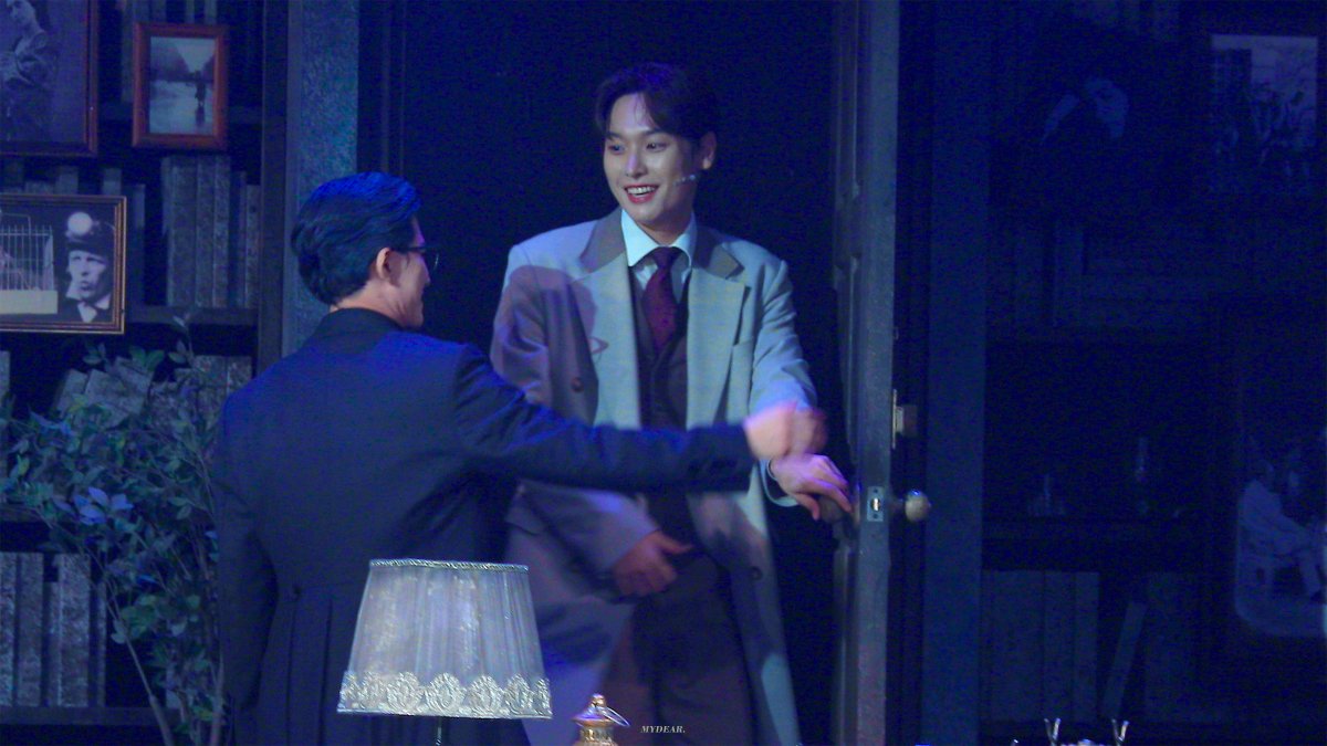 mydear_rc's tweet photo. 240815 뮤지컬 에밀 커튼콜 데이 

에밀 | 정동화   
클로드 | 김인성

꽃린이 서로 너무 사랑하는 거 볼 사람...🥹 https://t.co/X3uvF5tDY4