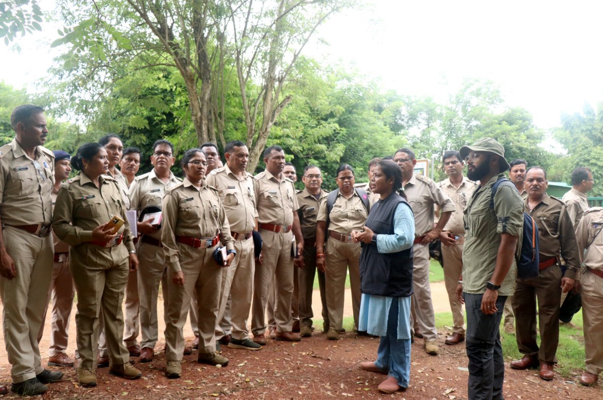 ddnandankanan's tweet photo. A group of 38 foresters undergoing induction training from OFRC Angul visited Nandankanan for their study tour today.
.
.
@CZA_Delhi @PCCFWL_Odisha @ForestDeptt #ofrc #forester #studytour #nandankananzoologicalpark https://t.co/35sf5NIgyZ