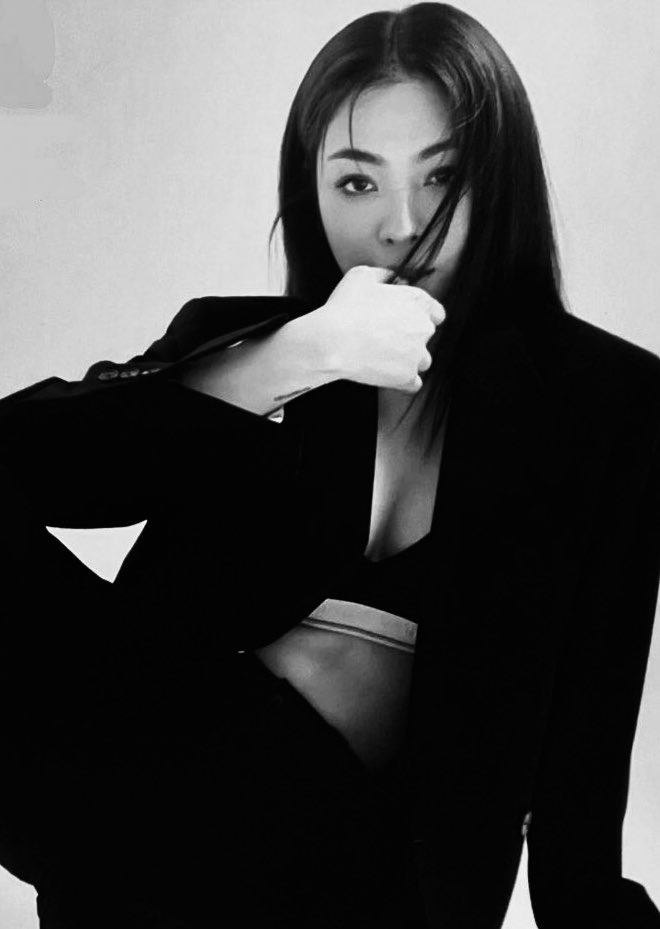 4heartshapedbox's tweet photo. ⠀

Tell me, did you get the news? 
She ain't fuckin' with you no more
𝘈𝘯𝘥 𝘐 𝘩𝘪𝘵 𝘪𝘵, 𝘭𝘪𝘬𝘦 𝘪𝘵'𝘴 𝘢𝘭𝘭 𝘮𝘪𝘯𝘦.

⠀ https://t.co/fyz20nekH3