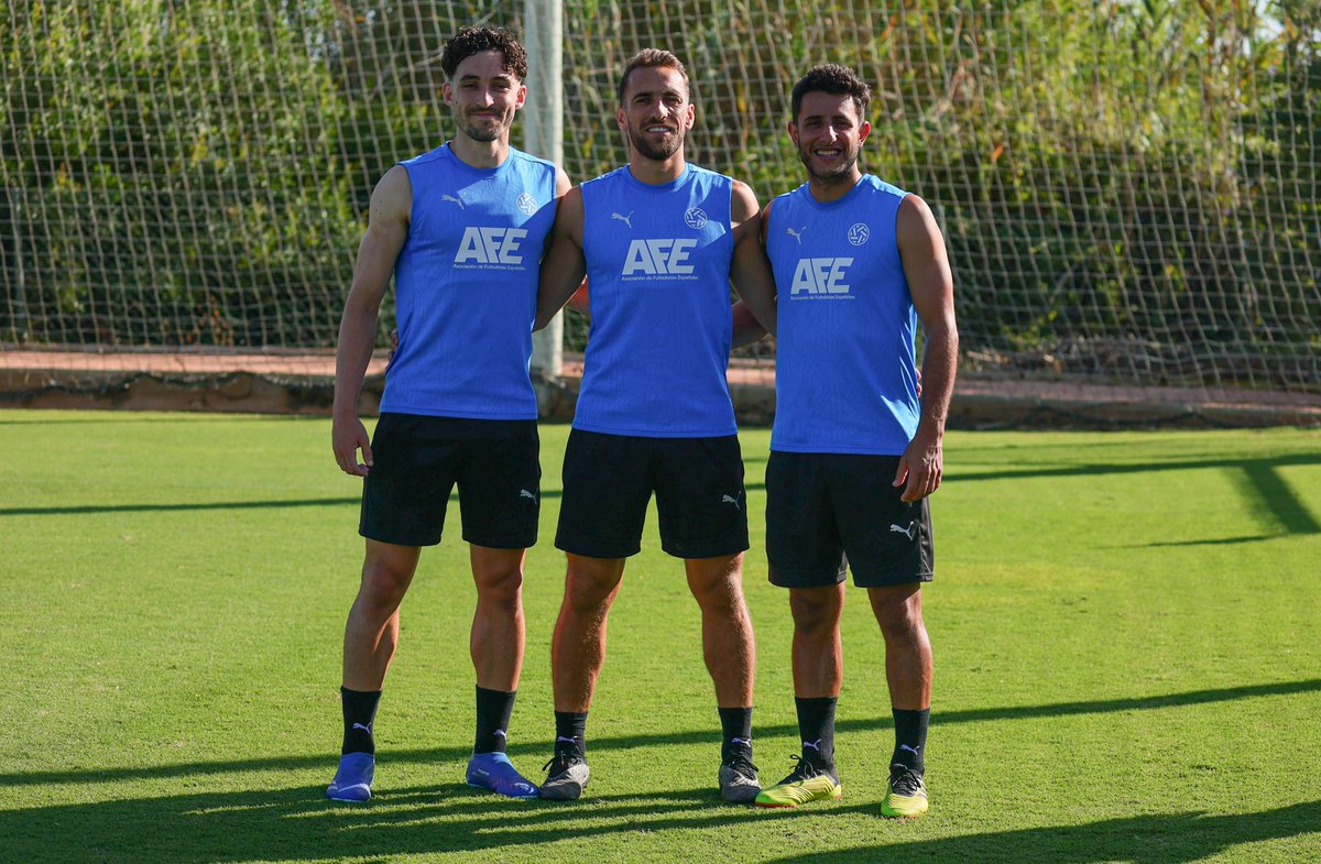 afefutbol's tweet photo. ⚽️📝 @_ivaneh, @SantiMoar y @luigar10, dinamita en el frente de ataque.

🔗 https://t.co/hUjFAeEYTG

#SesionesAFE 35 https://t.co/Rqu2KjHTWt