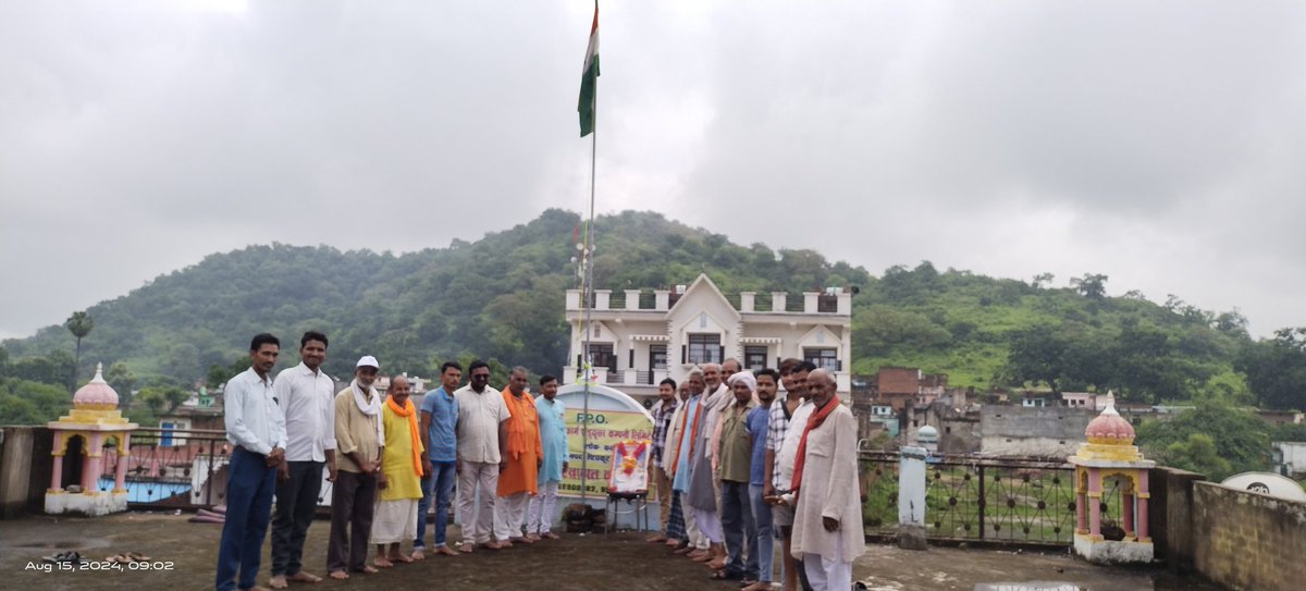KarveeF's tweet photo. कर्वी ऑर्गेनिक FPO चित्रकूट में सभी किसानों ने बड़े ही धूमधाम से 78 वा स्वतंत्रता दिवस मनाया @ChouhanShivraj @myogioffice @PMOIndia @dchaturvedi2013 @ChitrakootDm @CDO_Chitrakoot https://t.co/Gv3xmp3Tpg