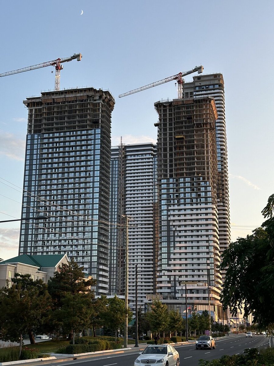 Urban_Toronto's tweet image. Today's #FeatureProject is Festival Condominiums from @MenkesLife. This new mixed-use, master-planned community is redefining the Vaughan Metropolitan Centre. #construction #architecture #development #GTA urbantoronto.ca/database/proje…
