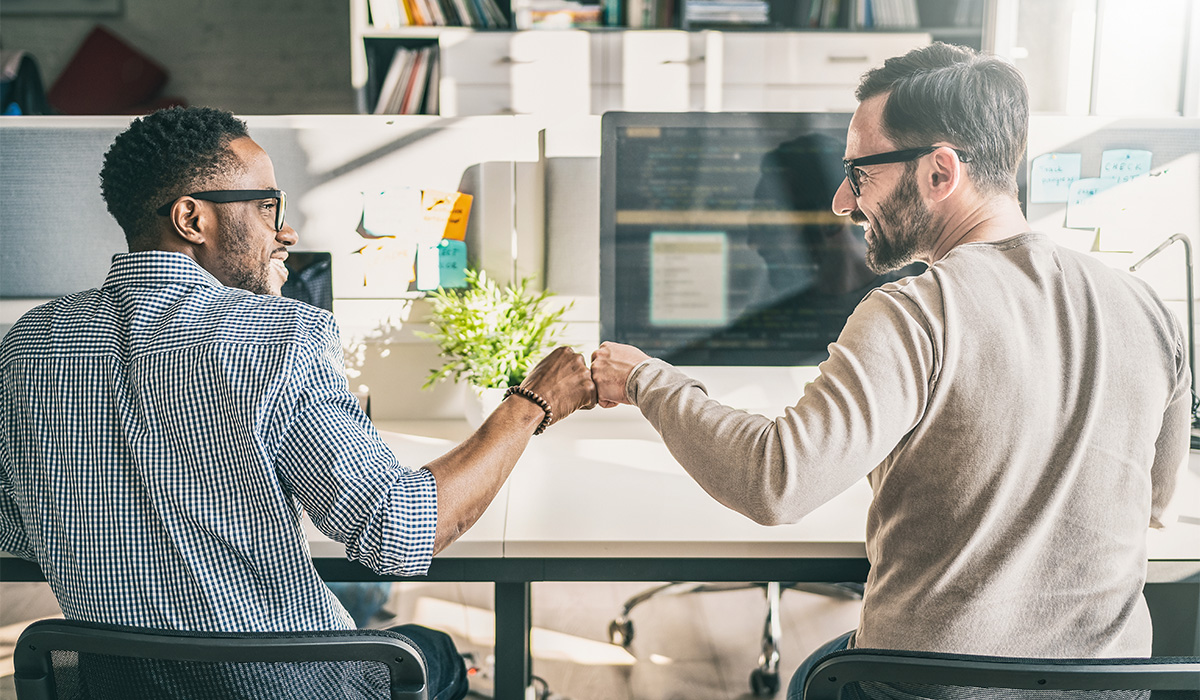 AultKristin's tweet photo. 76% of U.S. workers with close friends at work are more likely to stay with their current employer. Don Alix of #Insperity suggests hosting social events, both during and outside work hours, to foster connections and improve retention. #Culture https://t.co/yEF7HoCM58 https://t.co/F3RMMI6n7k