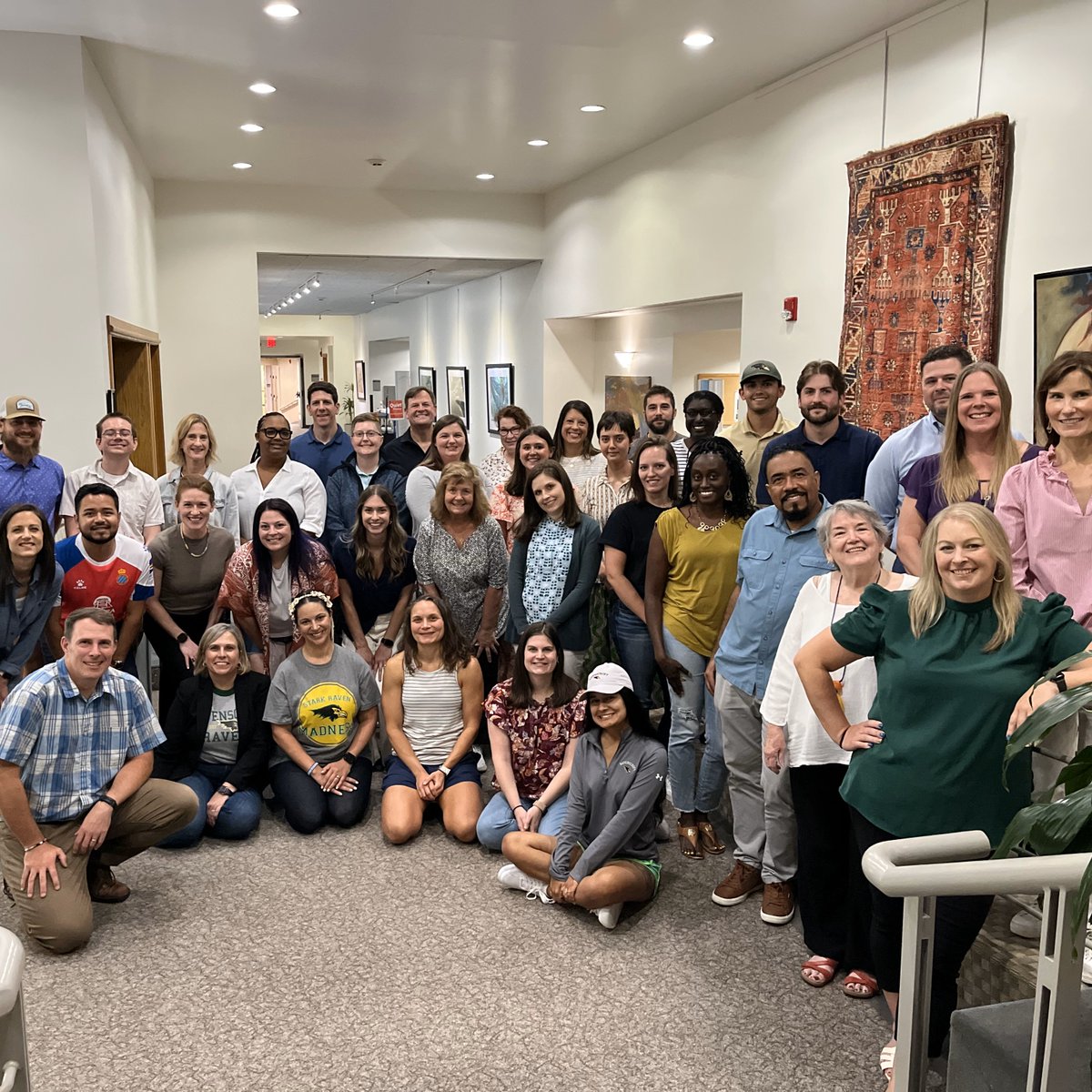As the 2024-25 school year gets underway, we extend a warm welcome to the new faculty and staff who have joined the Ravenscroft community!

magazine.ravenscroft.org/news/nsp/~boar…