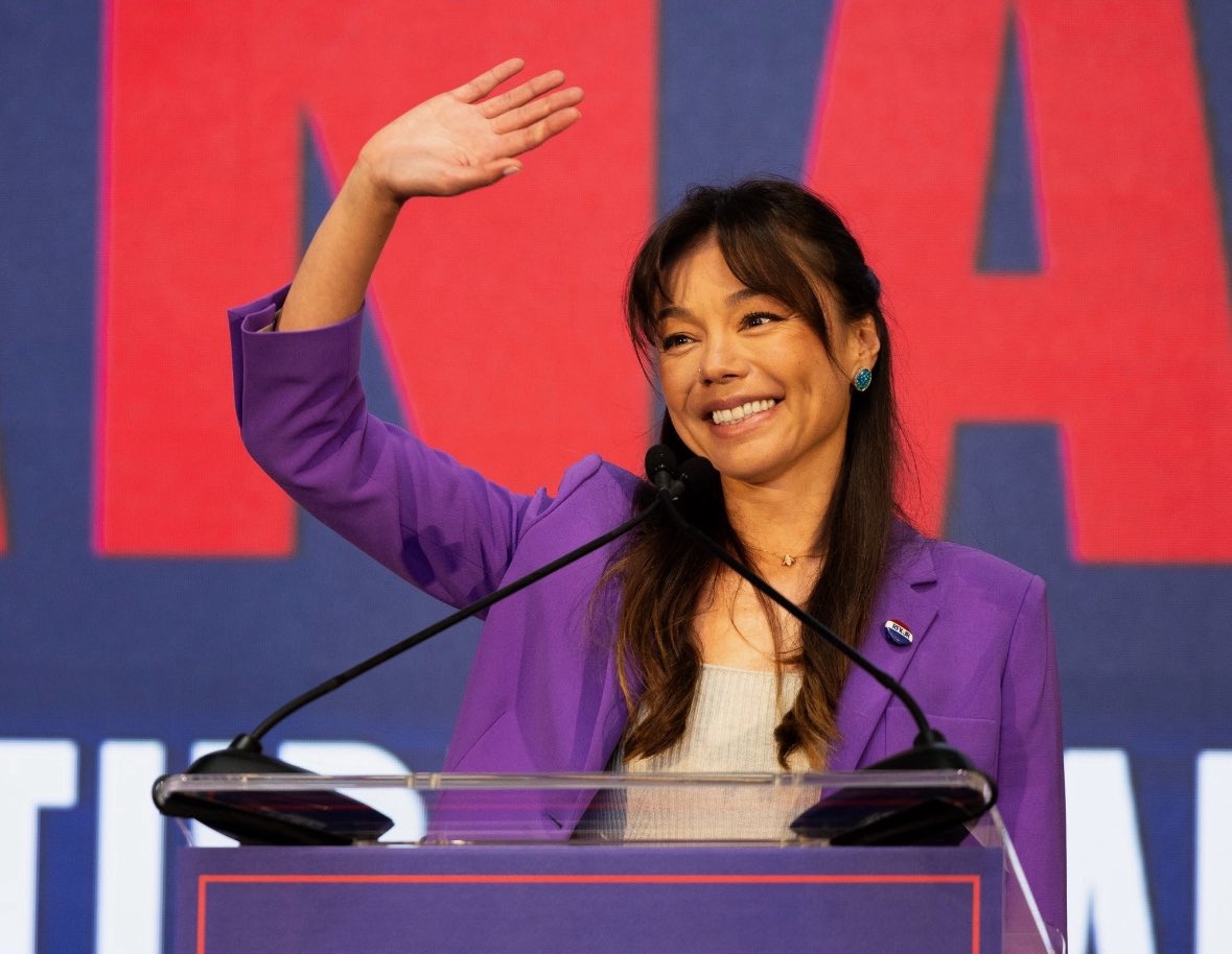 MAHA_PAC's tweet photo. Tim Walz and JD Vance agree to a VP debate.

But as we’ve said for months: 2024 is not a two-way race like 2020.

Nicole Shanahan has a right to be on that debate stage as a major VP candidate, just as Independent VP candidate James Stockdale did in 1992.

1 million+ Americans have signed to get Kennedy/Shanahan on their ballots.

*82%* of all new voter registrations since the 2020 election are Independent.

The VP debate is set to be hosted by CBS News on October 1.

None of us should sit back and accept CBS colluding with the two parties to lock out Shanahan from the debate stage, as CNN did with the Trump and Biden/Harris campaigns in June.