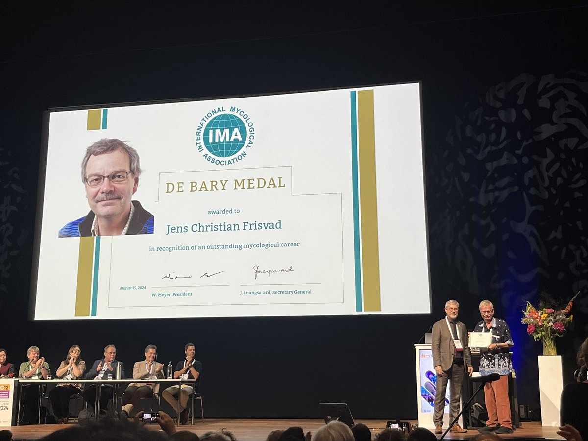 Neriman Yilmaz 🧫🔬🧬 (@nerimanyilmaz82) on Twitter photo Are you allowed to cry when one of your mycological hero wins a very well deserved award!!! Congratulations Jens 🏆🥹🥹🥹<a href="/IMC12NL/">12th International Mycological Congress (IMC12)</a> #imc12 <a href="/DTUtweet/">DTU</a> <a href="/cemist_dtu/">CeMiSt DTU</a> Are you allowed to cry when one of your mycological hero wins a very well deserved award!!! Congratulations Jens 🏆🥹🥹🥹<a href="/IMC12NL/">12th International Mycological Congress (IMC12)</a> #imc12 <a href="/DTUtweet/">DTU</a> <a href="/cemist_dtu/">CeMiSt DTU</a>