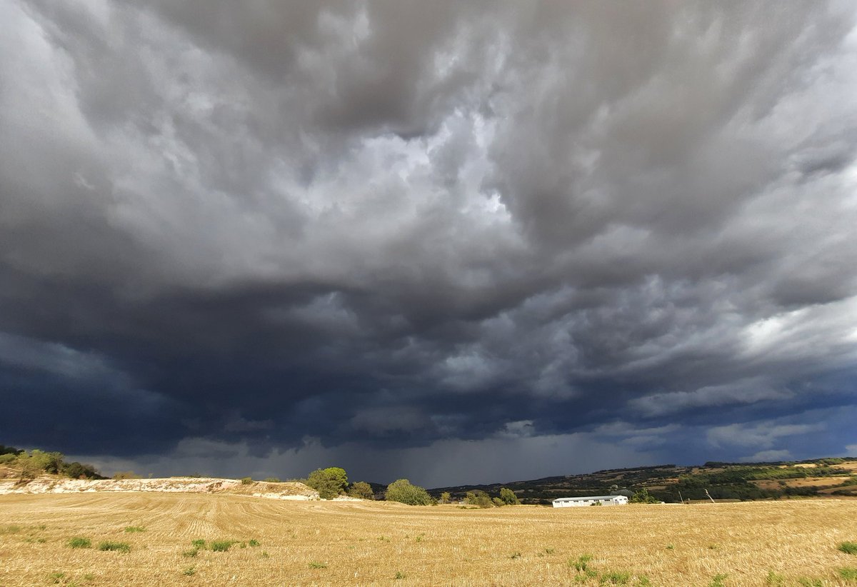 PiqueMerce's tweet image. Al final m'he mullat.. @alexmegapc @meteocat @meteollac @objtormentas @eltempsTV3 @davidgrf10 @m