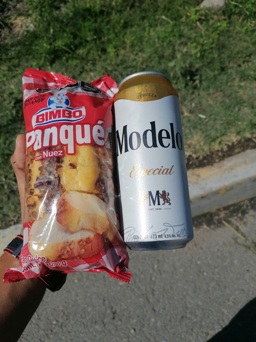 javis_grojas's tweet photo. #PoderosoHomeOffice días! Ya desayunaron? Saludos! https://t.co/ArWCqwBcla