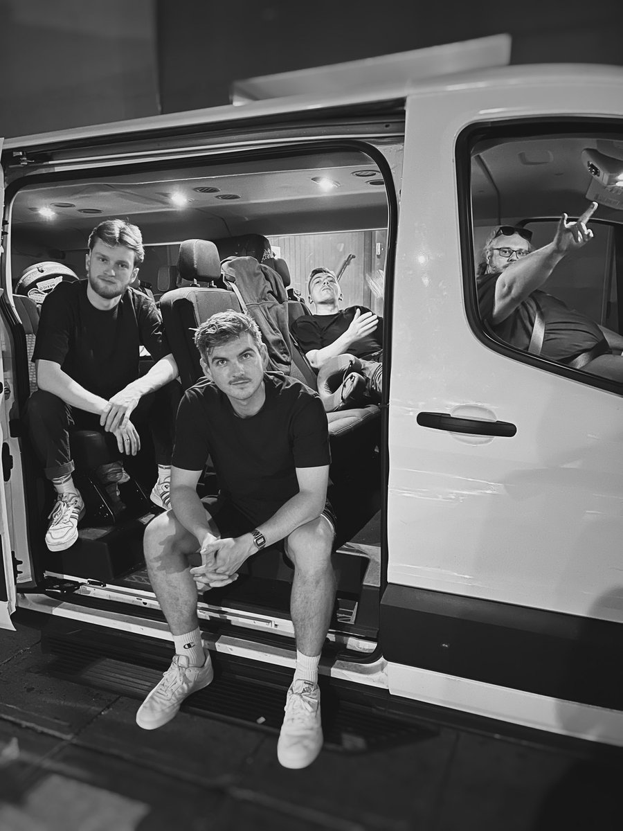 Elephant Sessions (@elephantsession) on Twitter photo Yessss thank you Ann Arbor!
Finished our final venue show out here in the USA, for our debut tour, the support has been amazing 🇺🇸
We’re on our way to <a href="/mkeirishfest/">Milwaukee Irish Fest</a> to finish this trip off, let’s go out with a bang 🎉 Yessss thank you Ann Arbor!
Finished our final venue show out here in the USA, for our debut tour, the support has been amazing 🇺🇸
We’re on our way to <a href="/mkeirishfest/">Milwaukee Irish Fest</a> to finish this trip off, let’s go out with a bang 🎉
