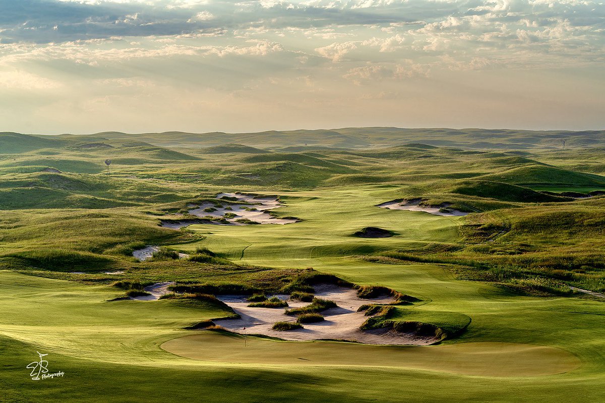 Evan_Schiller's tweet photo. It's opening day at GrayBull Golf Club...the latest edition to golf in the Nebraska Sandhills.  @DavidMcLayKidd design is sure to be a huge success.  @DormieNetwork @GrayBullClub #golfcoursephotos #golfcoursephotography #dormienetwork https://t.co/XIKFR3qHTv