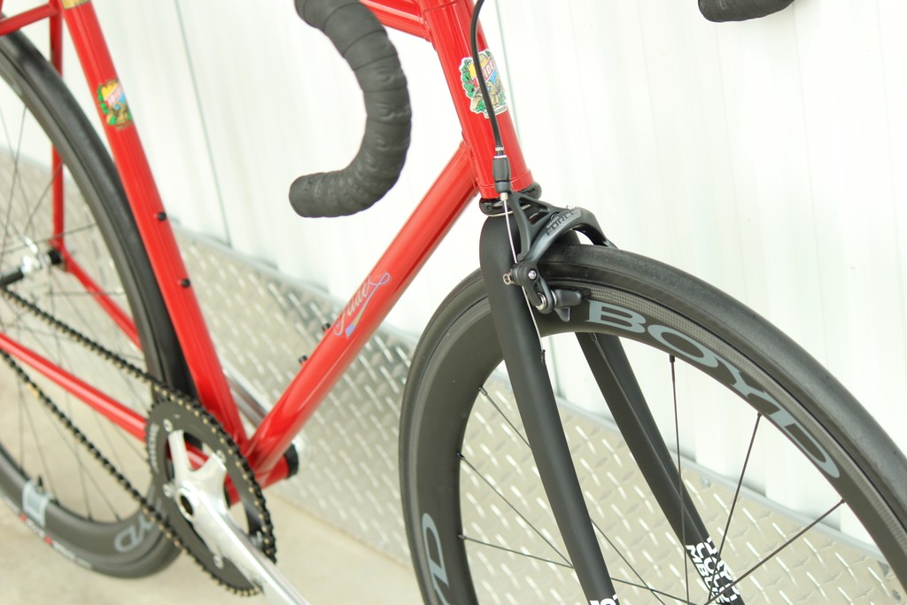 irideusa's tweet photo. Fixed gear.

#iride #italian #bicycles #handmade #showbicycle #speed #heritage #ancestry #cultural #legacy #ancestor #premium #steel⁠ #steelisreal #carbonfiber #carbon #columbus1919 #deda #miche⁠ ⁠#fixedgear #trackbike
#irideusa https://t.co/sMfYcLzQtC