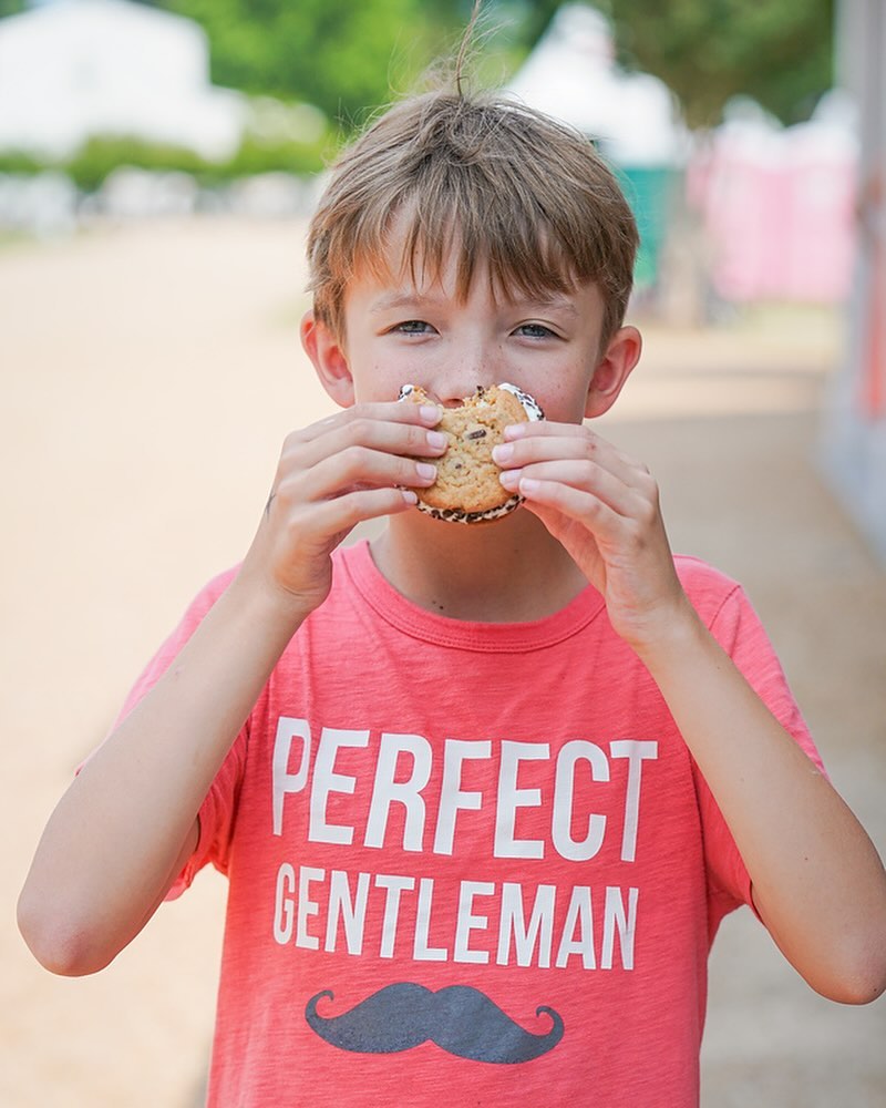 Theorigchipwich's tweet photo. @annasfrozentreats a gentleman always eats his chipwich with style, grace, and two hands.
#Chipwich #IceCream https://t.co/ZAVfAZfUwI