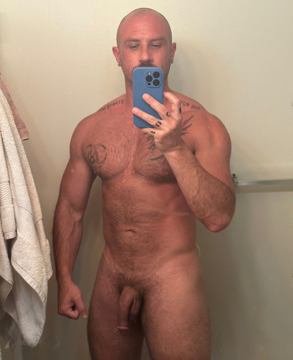 My DMs opened if you would be my sexy slut😈