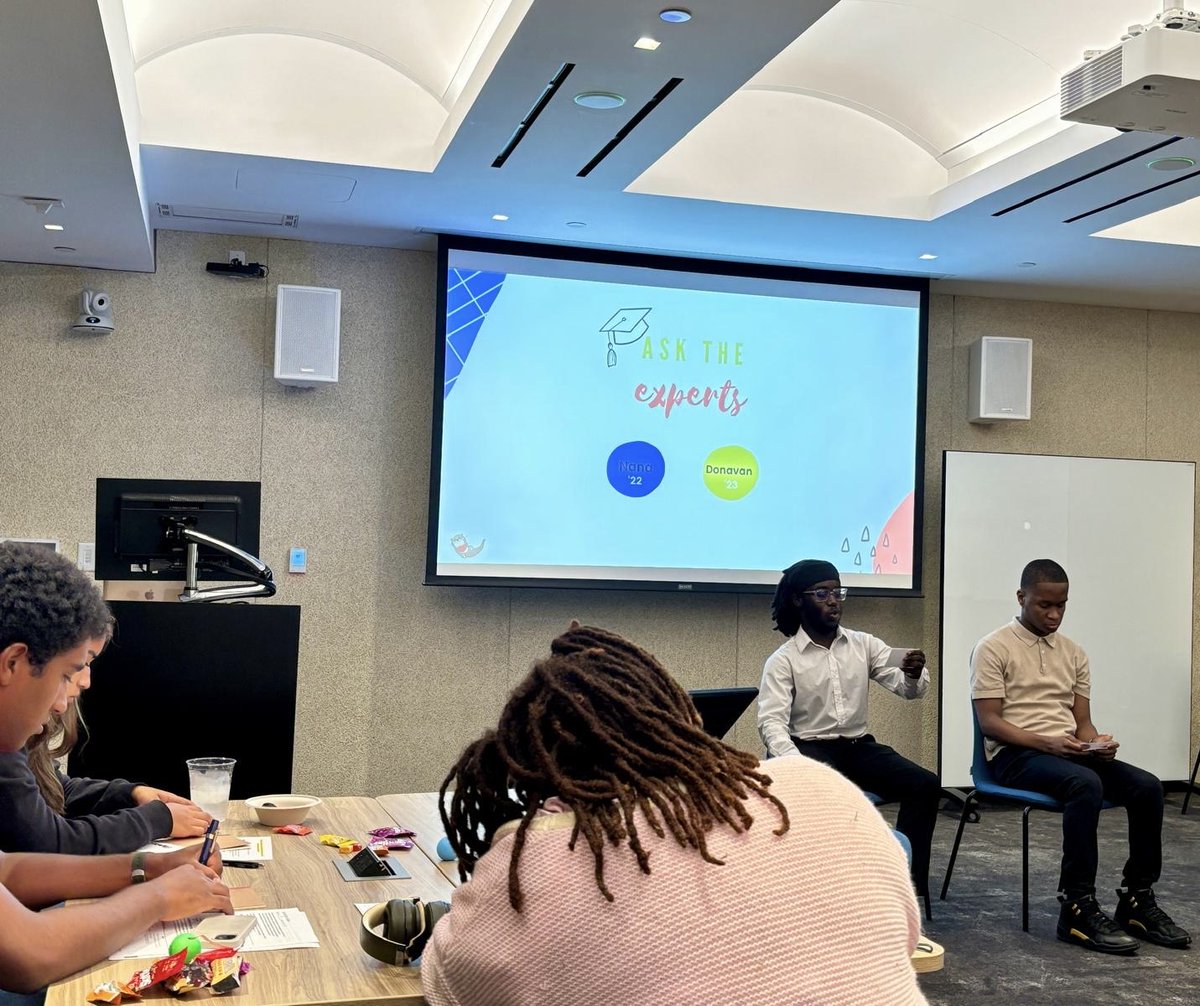 ScholarshipPlus's tweet photo. The highlight of SPlus' College Transition Day is the same every year: older scholars joining to answer burning questions from incoming first-years. Special thanks to Nana and Donavan for being our college experts and dropping facts, including but not limited to: (1/2) https://t.co/BsxKG32PNU
