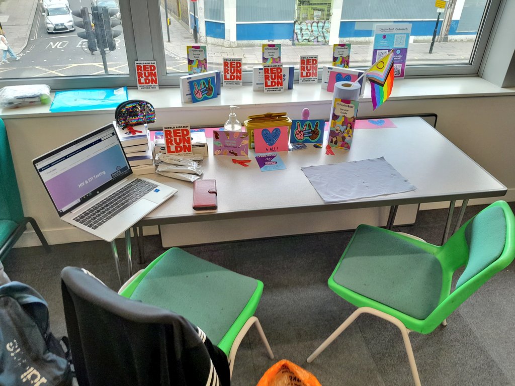 RICKYatPE's tweet photo. Happy Thursday, lovely @hackneycouncil 🏳️🌈🙂🏳️⚧️
Hi from Scott and Ricky at #HackneyCenyralLibrary, delivering free, fast, friendly, and confidential #SexualHealthScreening with #FreeCondoms, info and #Support
With ❤️ @PositiveEast https://t.co/Y9naLFs84O