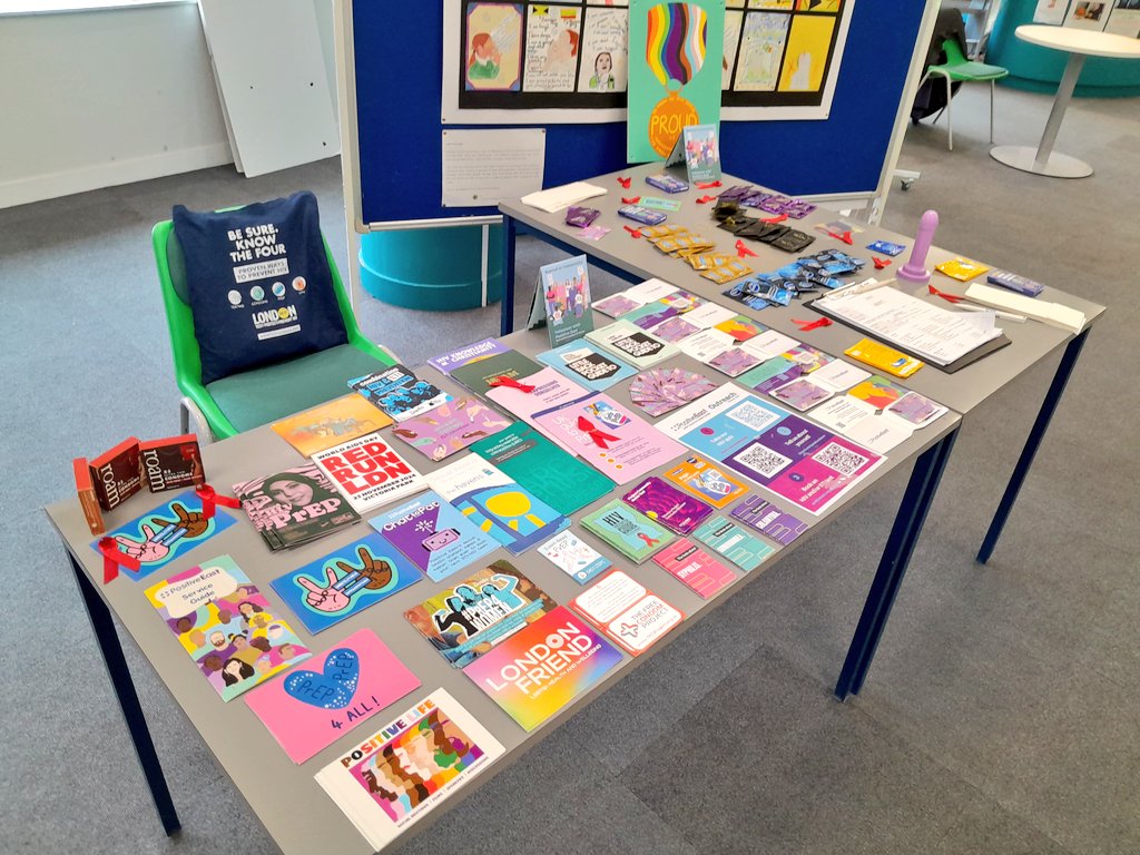 RICKYatPE's tweet photo. Happy Thursday, lovely @hackneycouncil 🏳️🌈🙂🏳️⚧️
Hi from Scott and Ricky at #HackneyCenyralLibrary, delivering free, fast, friendly, and confidential #SexualHealthScreening with #FreeCondoms, info and #Support
With ❤️ @PositiveEast https://t.co/Y9naLFs84O