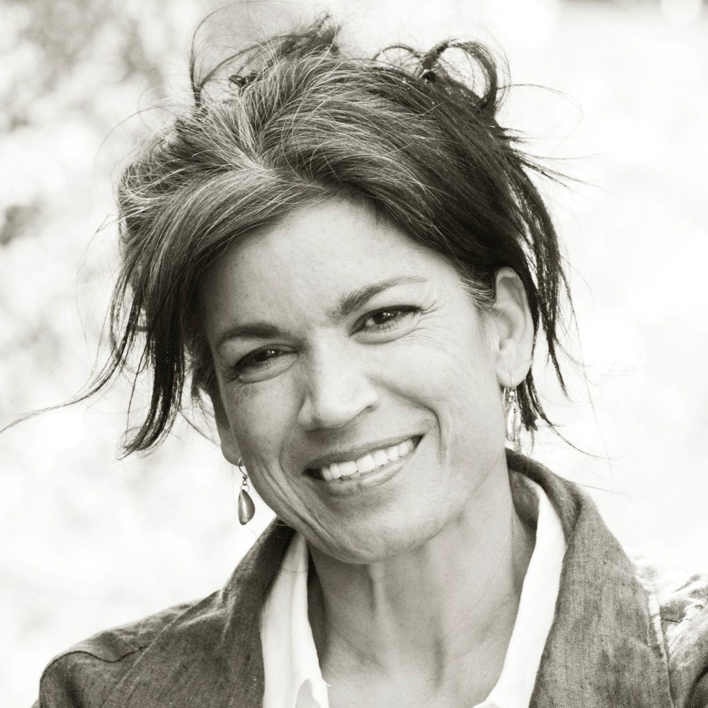 4thEstateBooks's tweet photo. Laline Paull, author of the @WomensPrize shortlisted novels, The Bees and Pod

#4thWritePrize