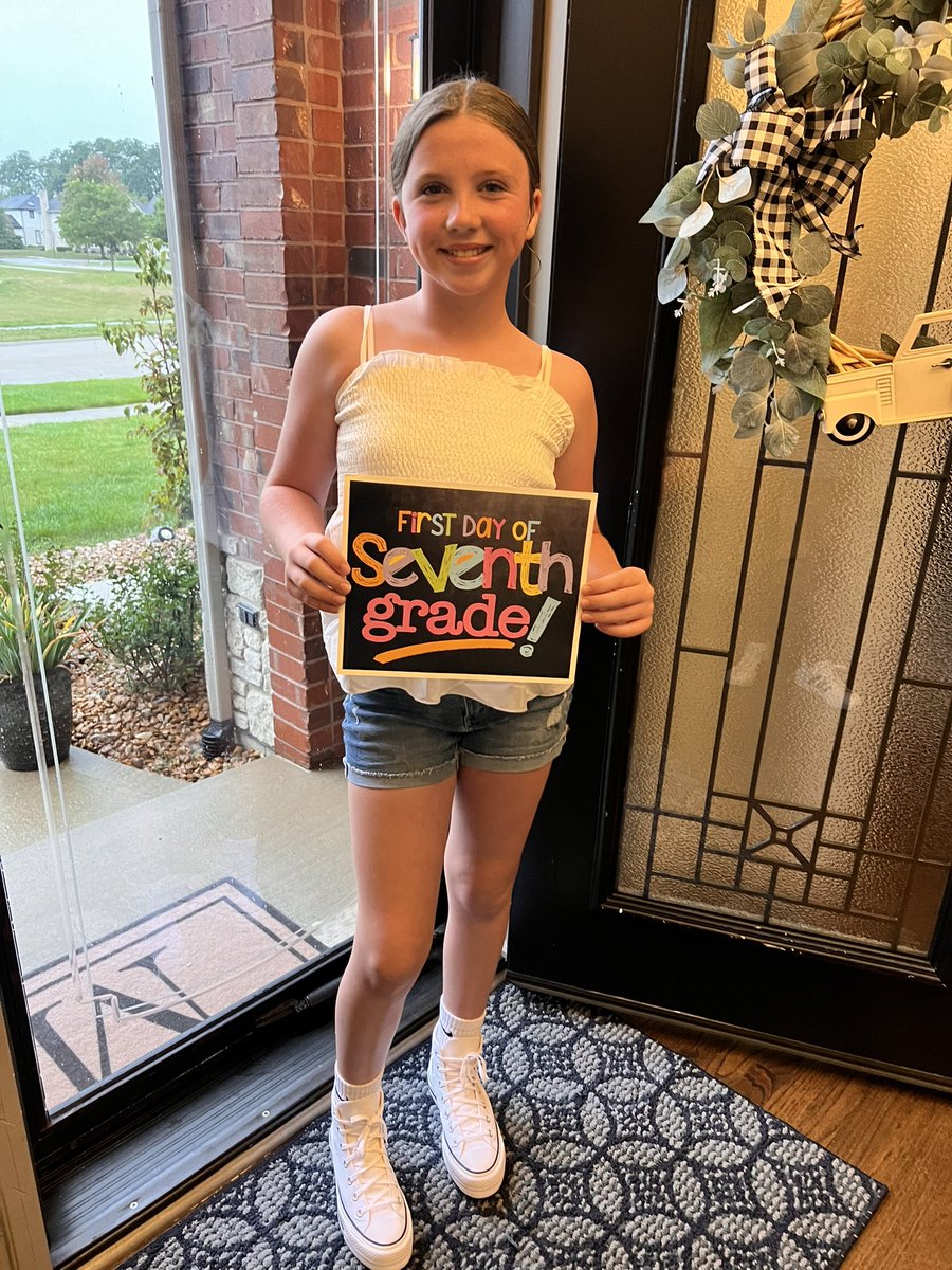 Eichs2's tweet photo. First day of school! Take care of them @joseph_sweeneyC ! #oqms #gowarriors https://t.co/LNyO9BNaDs