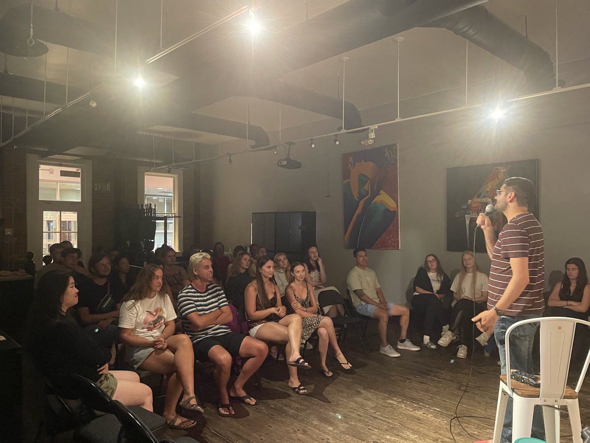 comedynenglish's tweet photo. Prev @santamonicahi
@ArashNarchi's "visit"
@caseybskinner's "sign"
@michaelmagid's "market"
Next 1 Sat Aug 17th 8:30pm w/ @MariaDeCotis @Brendan_Fitz & more!
RSVP Here - https://t.co/6bkqQqKaNk
#santamonica #eventsla #hostels #eventbrite https://t.co/FflnY5Ho6Q