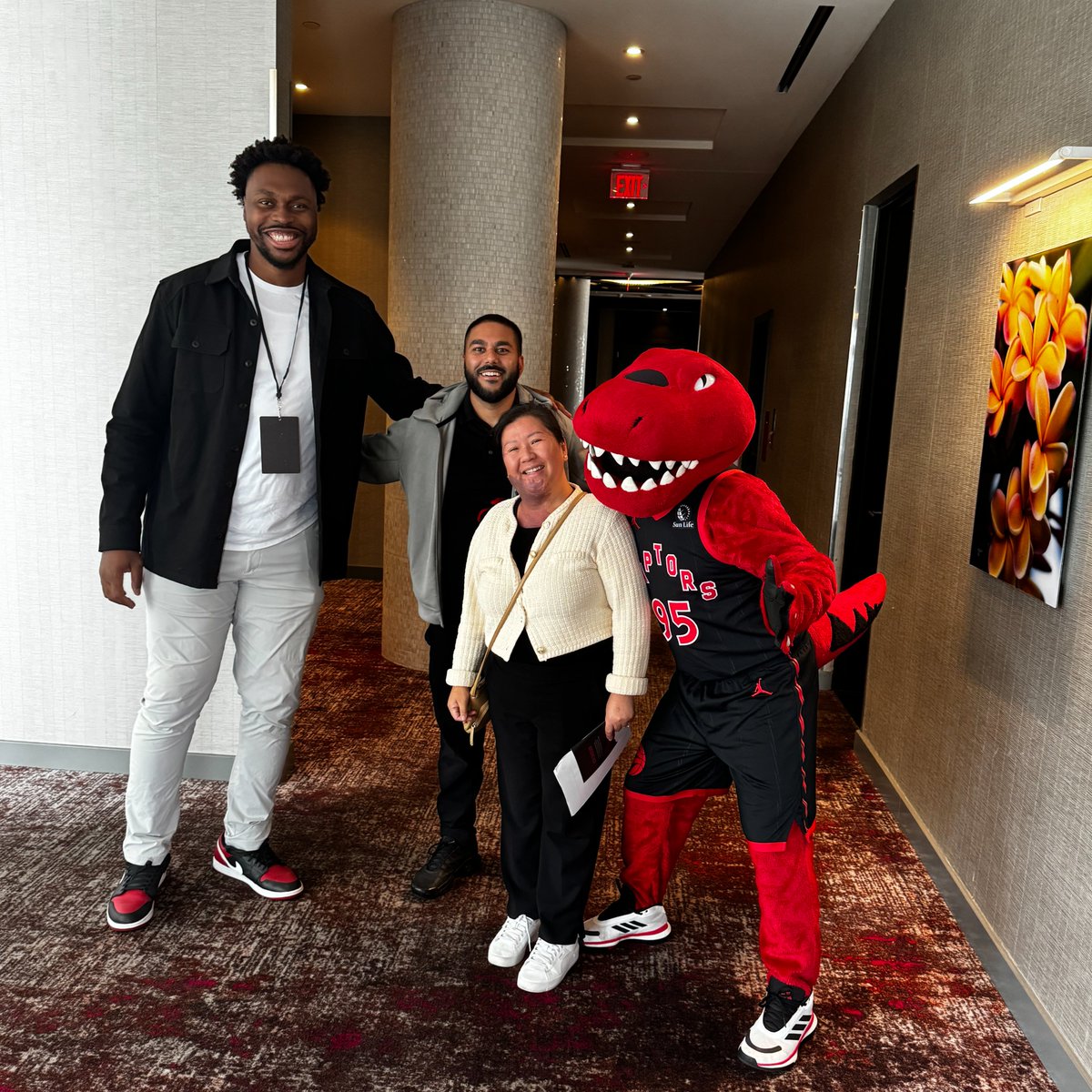 Findhelp211's tweet photo. We were thrilled to contribute to the 3rd annual Toronto Raptors Youth Summit and facilitate a workshop on community support systems and raise awareness for 211.

Thank you @raptors, community organizers, civic leaders and the amazing youth that we had the pleasure of meeting! https://t.co/JJ211bO2i8