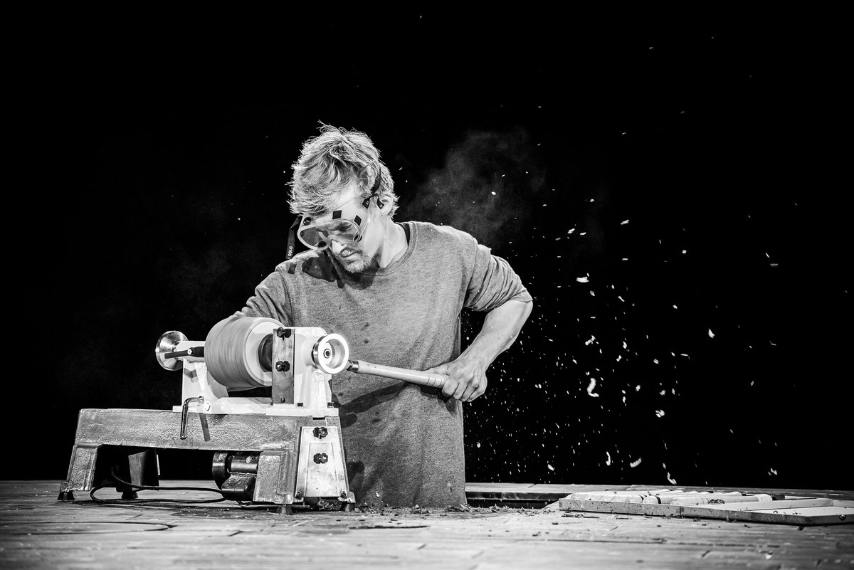 "For the mundanity of its tools – logs and planks and hammers – it is beautiful to look at"

⭐⭐⭐⭐⭐ for SAWDUST SYMPHONY at  <a href="/ZOOvenues/">ZOO</a> – Read <a href="/xuanlintham/">mother goat</a>'s full review below 🪚

festmag.com/edinburgh/danc…