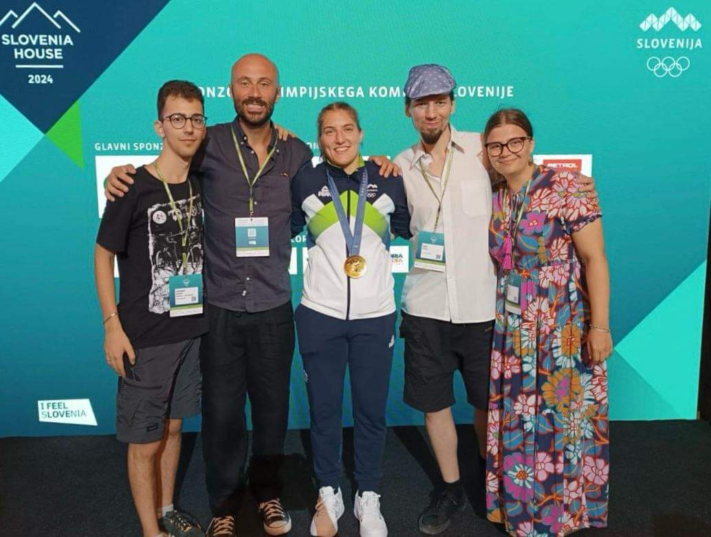 MusicalTrieste's tweet photo. come ospite della Slovenska hiša, ossia la sede della Slovenia nel Villaggio olimpico a Parigi. Un evento dedicato ai connazionali (Sloveni) all’estero, https://t.co/C7W05YZ1YW