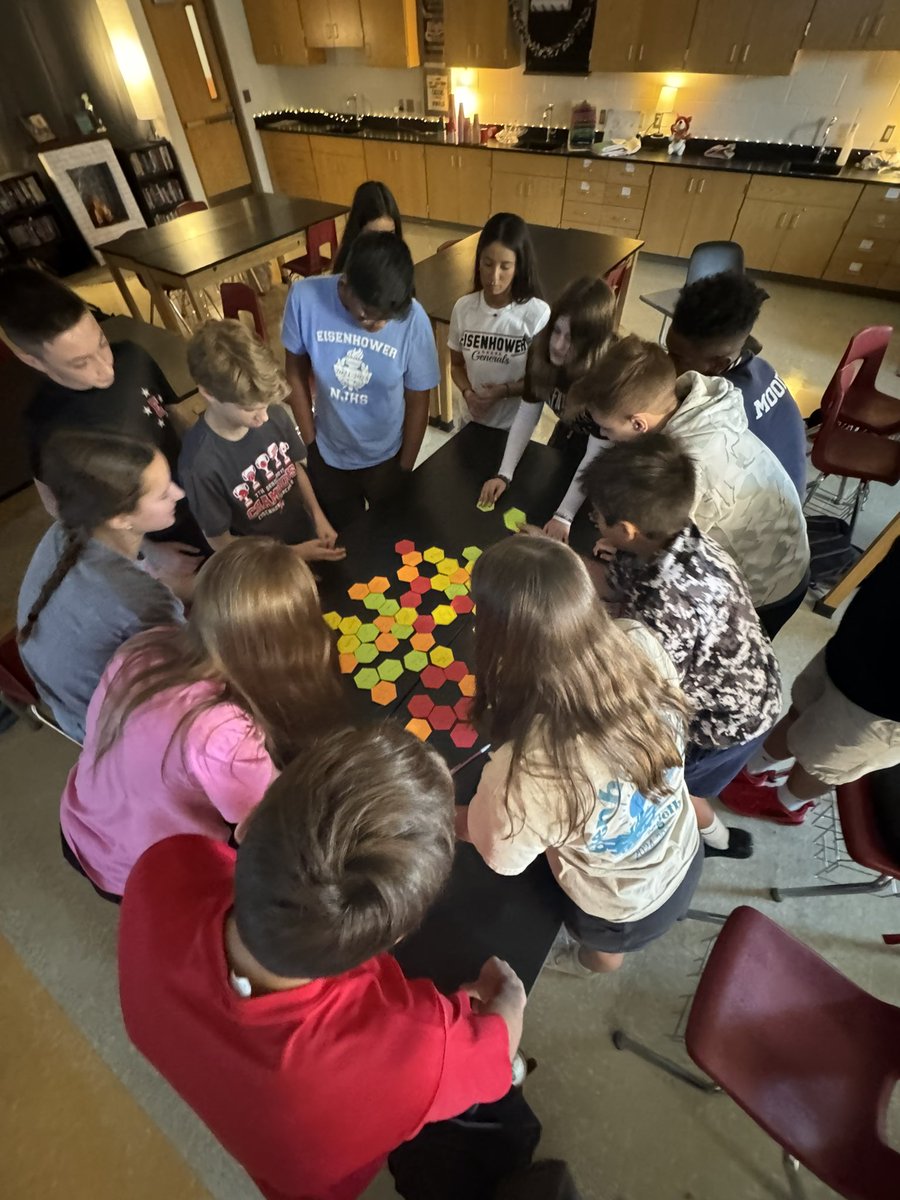 IKE_NJaquess's tweet photo. Hexagonal thinking with the geometry kiddos to start the year! Building connections, teamwork, and thinking outside of the box. (with a little bit of geometry vocabulary snuck in 🤫) #RootEdIKE @IkeAcademics @ike_dean_ https://t.co/lAIOxW5bSf