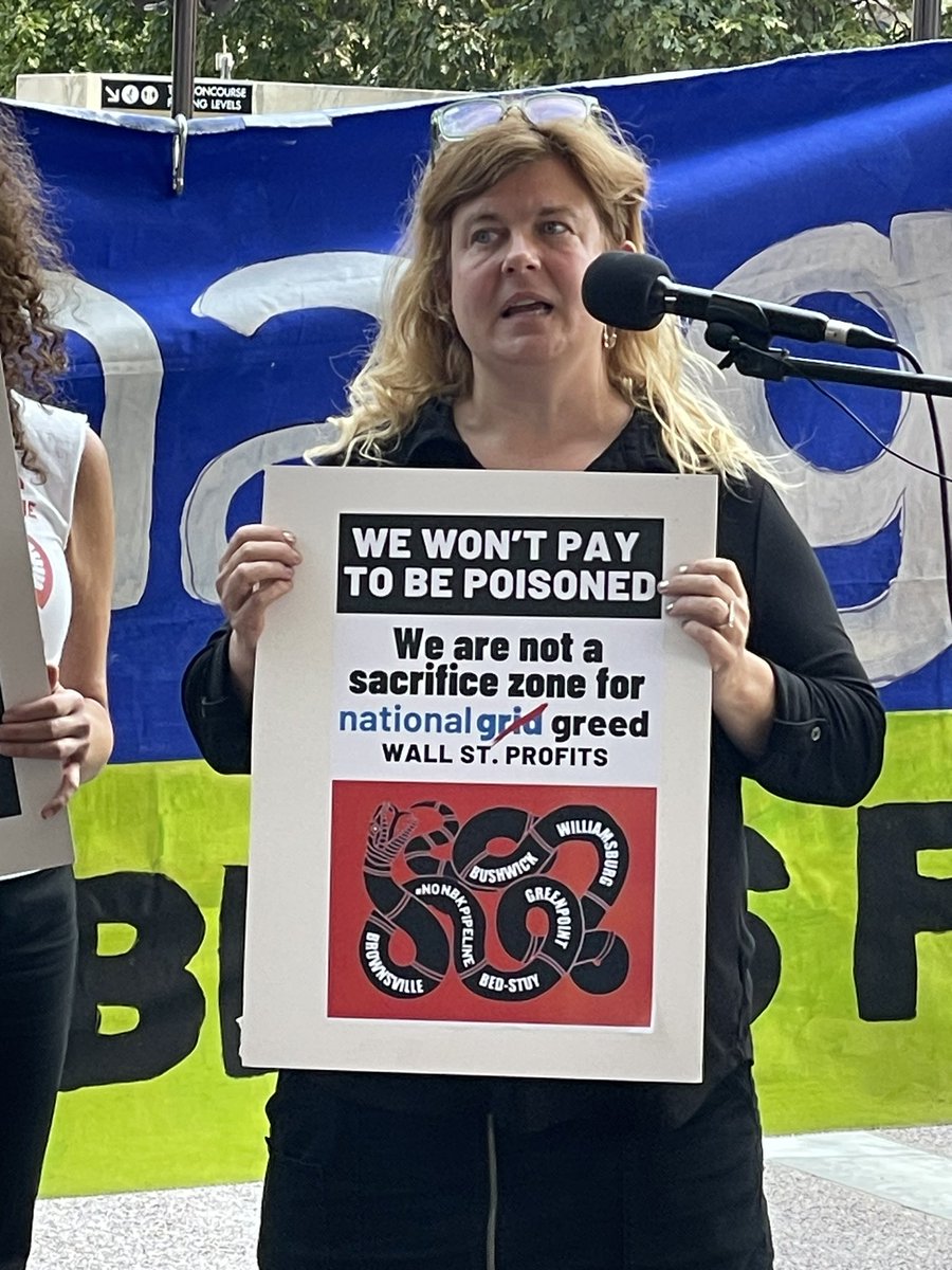 AlbanyClimate's tweet photo. We won’t pay to be poisoned! @SaneEnergy @PplsAction @citizensactionny #endfossilfuels #ActOnClimate https://t.co/FibWfAP1M3