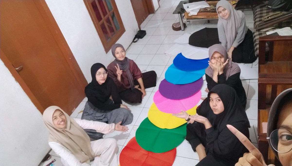 humahiira's tweet photo. kerja kelompok papermob 😆👍🏻 https://t.co/3hXn3oGJ21
