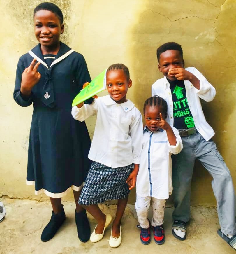 olukarago's tweet photo. @Olamide 
I hope this meets you well, sorry to disturb you a bit. Just need your help with paying the school bills for my kids lead by Ameera is a 12 year old girl at the Navy secondary school. I can't afford their bills this new term as am out of job. 08039693835 https://t.co/nX47nwb5Mj