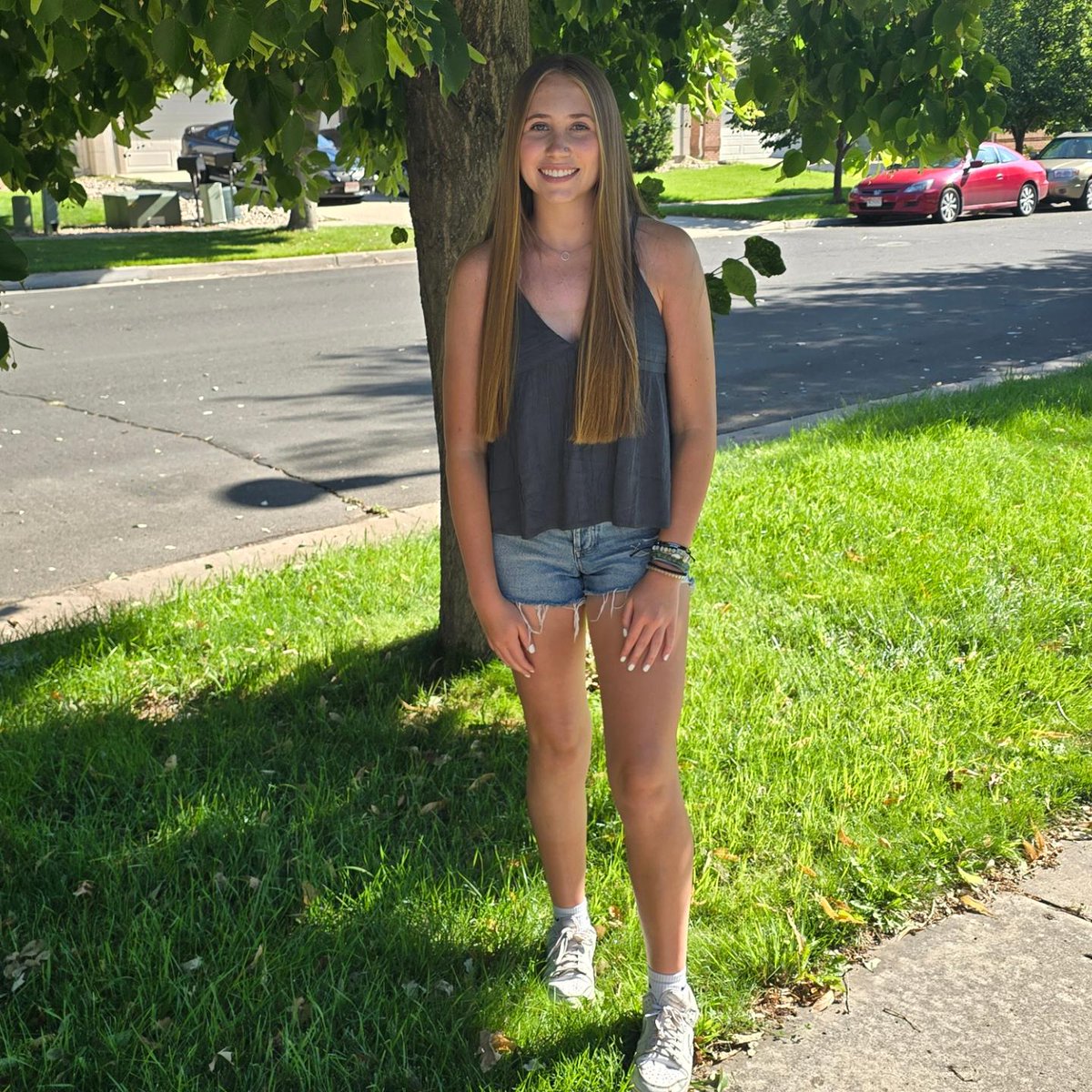 tesa31's tweet photo. From her first day of kindergarten to her last first day of high school. World, watch out! She's coming in strong! ❤️ https://t.co/RV25TpwclA