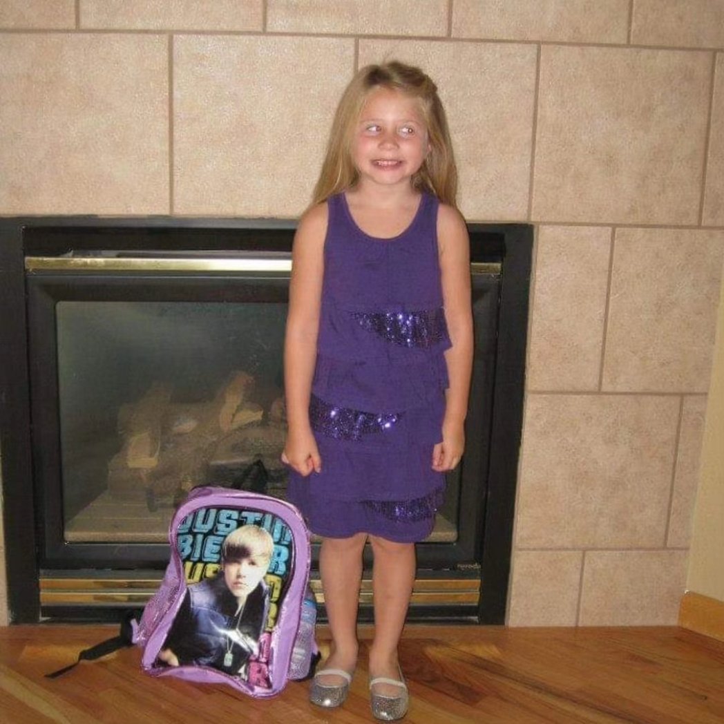 tesa31's tweet photo. From her first day of kindergarten to her last first day of high school. World, watch out! She's coming in strong! ❤️ https://t.co/RV25TpwclA