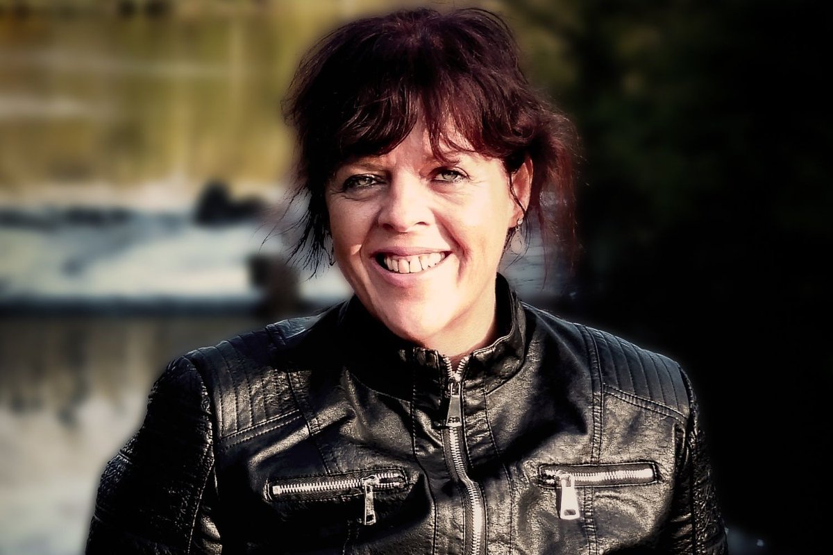 UKCountryRadio.com (@ukcountryradio) on Twitter photo From County Louth in Ireland, <a href="/MaryGantley3/">Mary Gantley</a> is a singer, songwriter and TV presenter
Hear her song "Face The Sun" on air with us
And find out more here 👇
buff.ly/3TZBQrC From County Louth in Ireland, <a href="/MaryGantley3/">Mary Gantley</a> is a singer, songwriter and TV presenter
Hear her song "Face The Sun" on air with us
And find out more here 👇
buff.ly/3TZBQrC