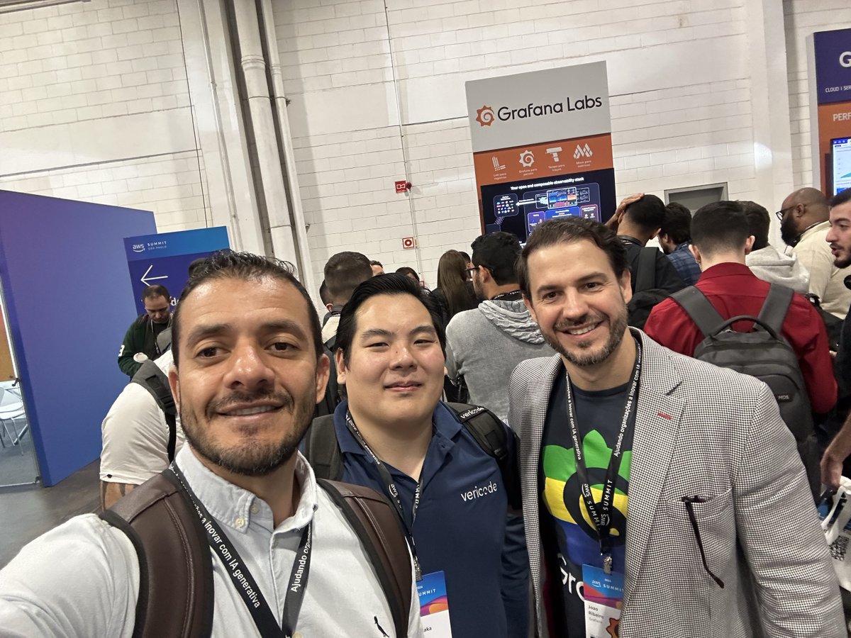 VericodeIT's tweet image. Hoje nosso time está no AWS Summit em São Paulo!
Um evento incrível focado em inovação e uma ótima oportunidade para trocar experiências e nos conectar com parceiros estratégicos como a Grafana Labs, que está presente no evento com um estande cheio de novidades!
#awssummit