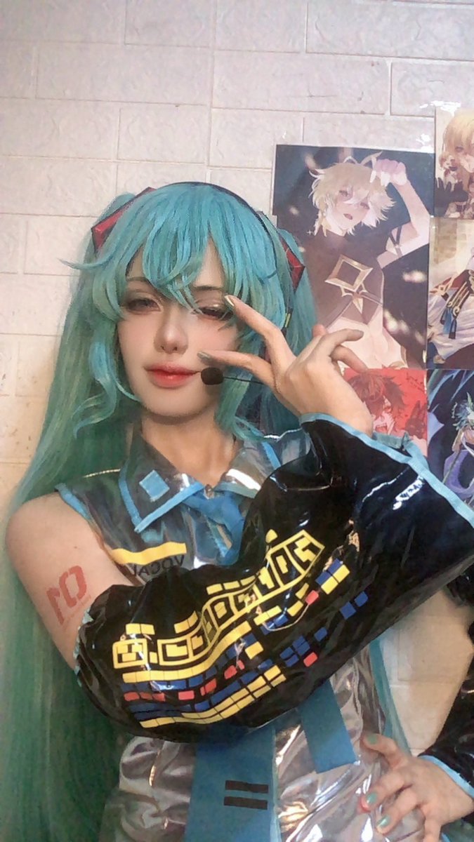 phebs_moon's tweet photo. HELLO EVERYONE I’M MIKU! #vocaloid曲掘り #HatsuneMiku #cosplay https://t.co/dyN3QbmQ09
