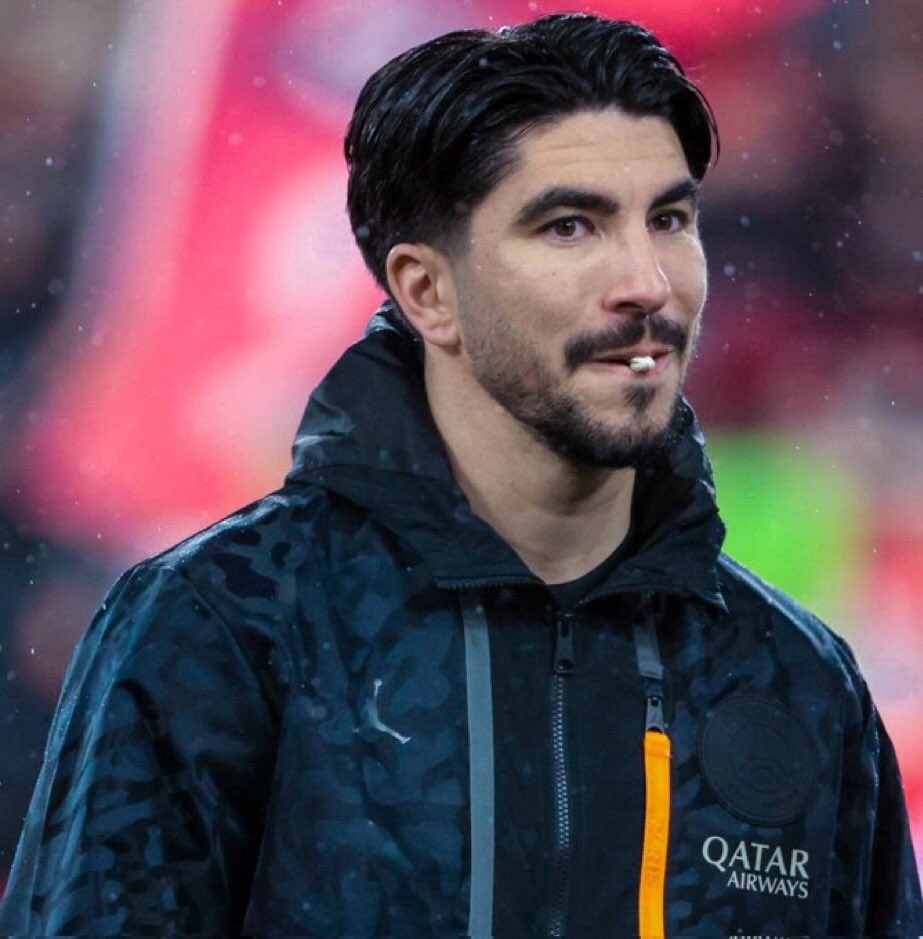 LMDPSG's tweet photo. 🚨🚨 ACCORD CARLOS SOLER - West Ham ! 🤝✅

Les Hammers le veulent en prêt avec option d’achat obligatoire. Pas encore d’accord avec le PSG mais il y a une RÉELLE volonté de la part des 2 clubs de boucler le deal⏳

[@relevo] https://t.co/OZ1Zh5uCwG