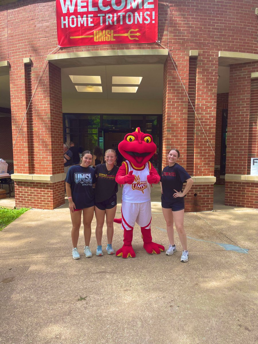 UMSL Softball tweet media
