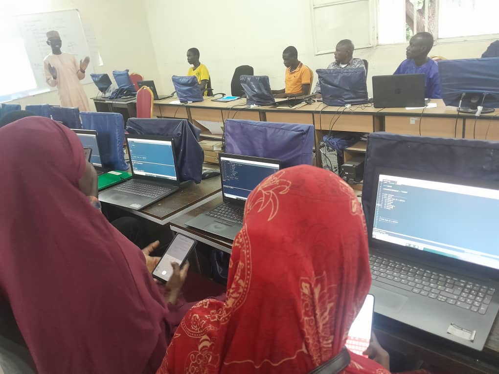 PythonNiger's tweet image. Jour 3 de la formation python Niger dans notre mission de former 1500 jeunes nigériens au langage de programmation. Diffa Cohort 2024 Session.
#Python #PyNE #PythonNiger #PythonNigerCommunity #Coding #programming
