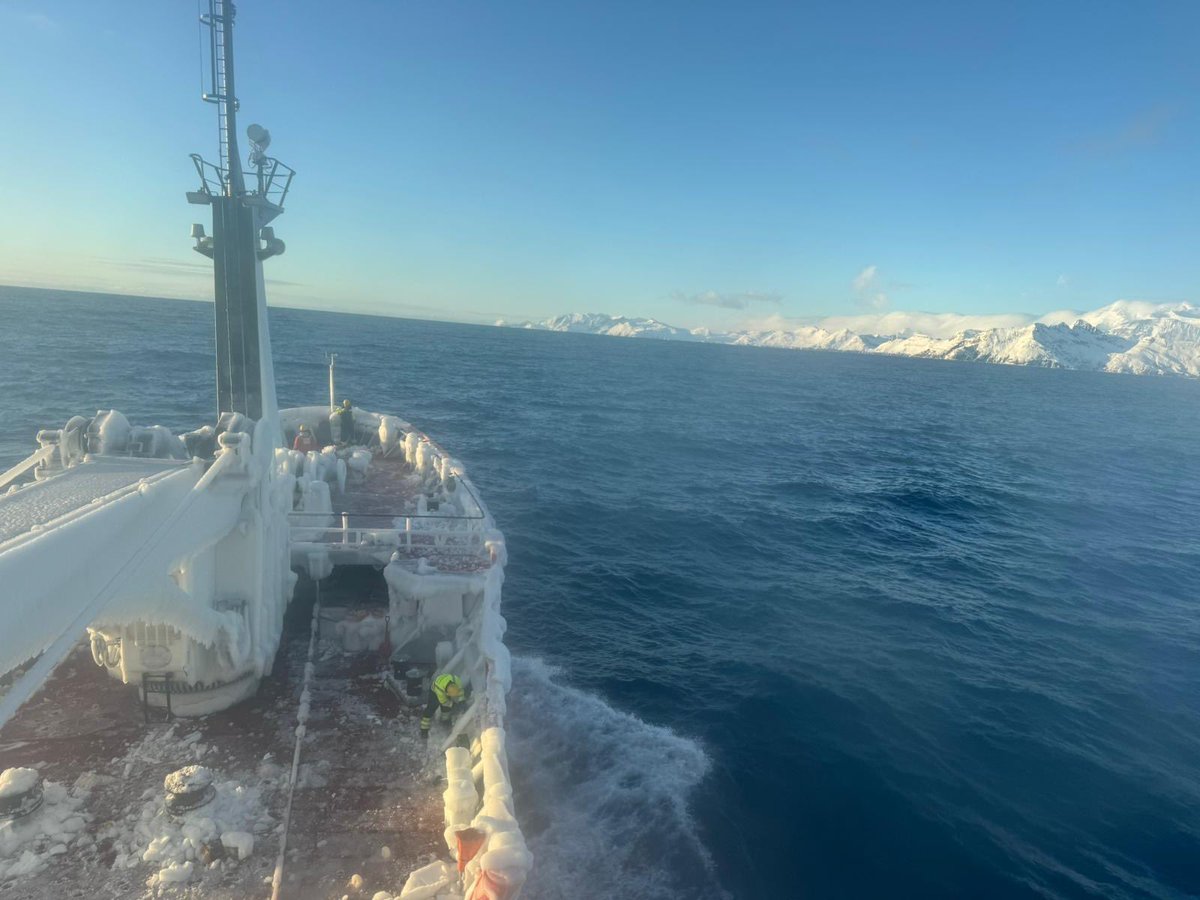 GovSGSSI's tweet photo. A very frozen FPV Pharos SG ⛴️ as a result of the plummeting winter temperatures in South Georgia over the last few days 🇬🇸❄️

📷 Karen Wolstenholme  #SGSSI #winter https://t.co/dfIDJZBORA