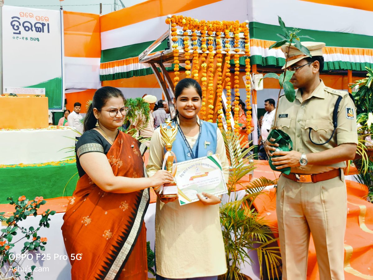 oavjam's tweet photo. "Heartfelt congratulations to Chandi Prasad &amp; Prangya Paramita for their outstanding achievements on securing  1st position in the district-level debate &amp; 2nd position in the patriotic song competition respectively.🎉  Kudos to both for making OAV Jamdhar proud! 👏 @dm_jajpur https://t.co/zBr9EUFhPv