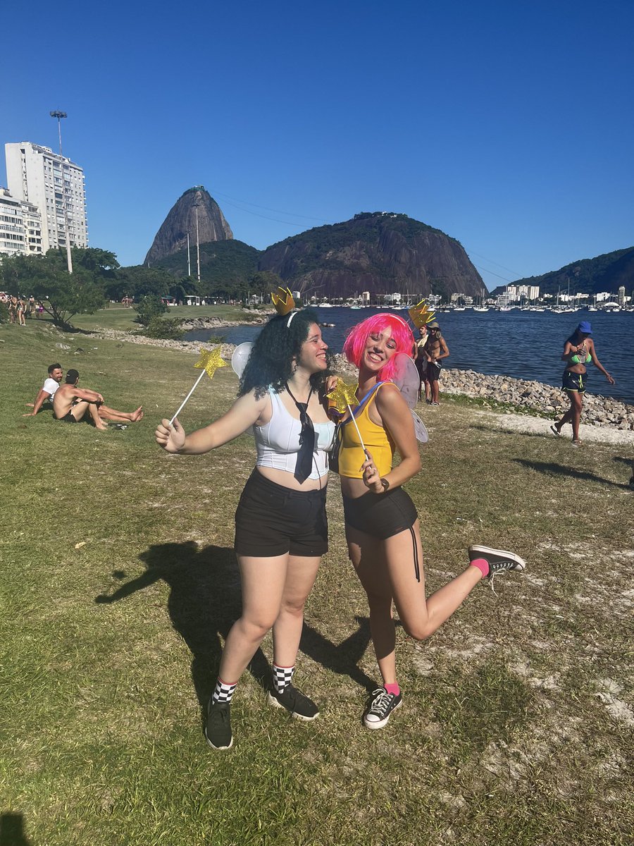 hiasbf's tweet photo. Eu quando acho o amor da minha vida 🤍 https://t.co/PCN1xdYT34