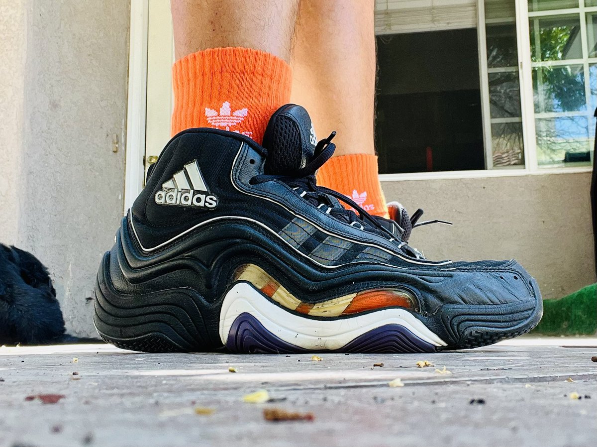 kb8thekid's tweet photo. Day 15 of #24daysofkobe and these next few wears I’m taking the young ones back to school on the adidas Kobe line 😆 went with the @adidasHoops first retro kobe kb eqt IIs aka the crazy 98 i think you guys know them as now crazy 2 also 🤷🏽♂️ @adidas #wdywt #kotd #frobe #kbeqt2 https://t.co/ZQur0F9Ru4
