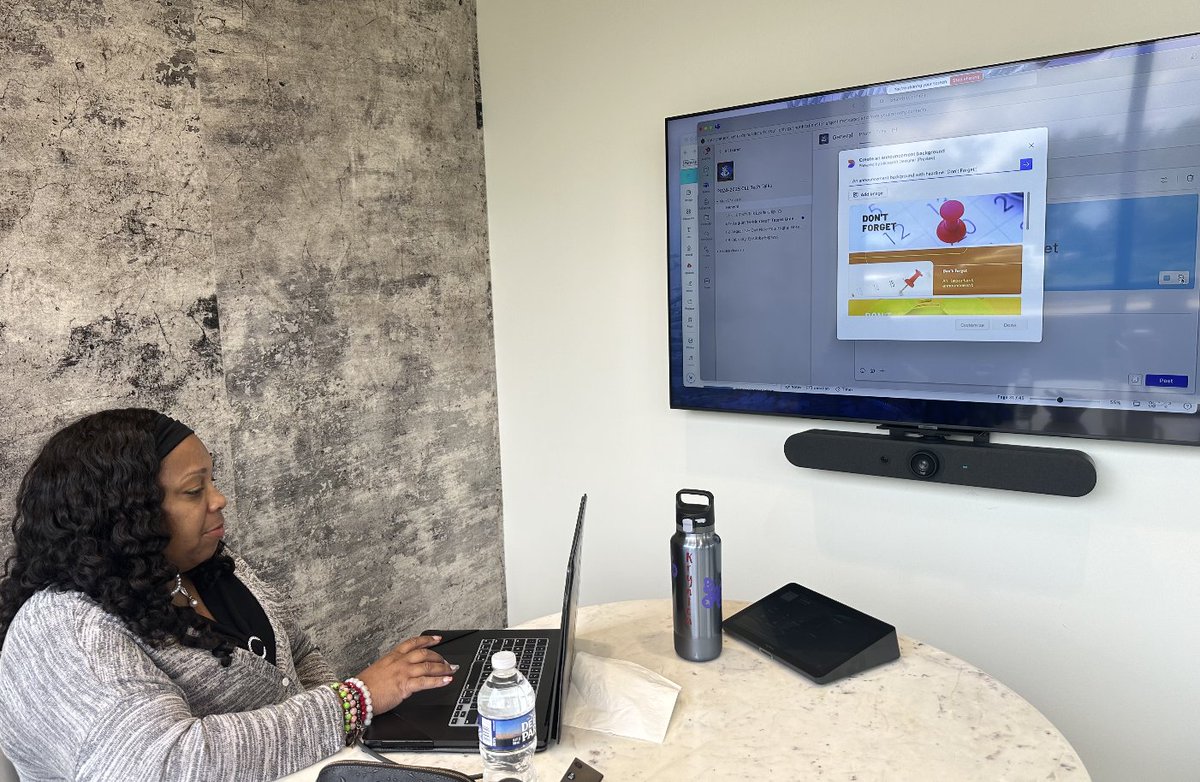 DrDandyWalker's tweet image. 💜 #MIEExpert @APSITKrynica leading the way with @MicrosoftTeams at our inaugural @APSInstructTech CLL Tech Talk! #GAMIEE

Thrilled to have the fantabulous duo @APSITAmber &amp;amp; @APSITDominique supporting this exciting session! #APSITinspires @apsitnatasha @ahrosser