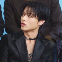 HE IS SO FINE OH MY GOD !/(2(!&amp;€/4&amp;