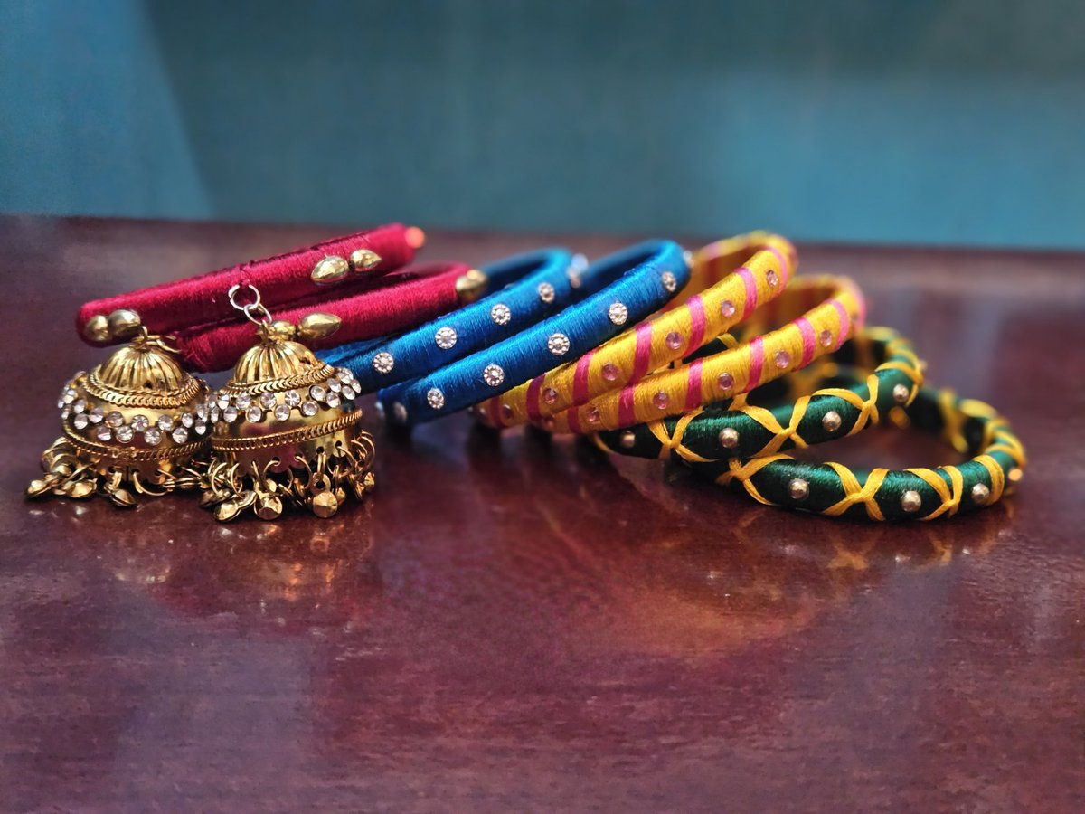 who_JSS's tweet photo. Mudichittean, nalla irukaa fraands💜💕 

Some effort to bring smiles 🤗🥰

#bangles
#artsy
#crafting 
#purplecrafts 
#artsandcrafts
#creativestuffs
#jewellerymaking https://t.co/kTsvS4A8D4