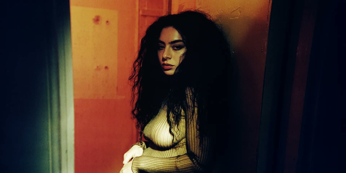 LaMega107's tweet photo. Todas las medias horas de este fin de semana disfruta nuestro #MegaWeekend especial dedicado al nuevo disco de Charli xcx en todas las emisoras Mega a nivel nacional. 🍏💚
Sábado 17 y domingo 18 de agosto por #LaMega... ¡donde sea! https://t.co/hM6C3qYmjQ
