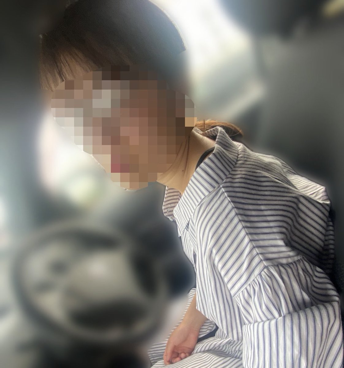 b_teruten's tweet photo. 外で彼女の会社の人に話しかけられてて、中こんな感じだったから興奮やばいです😅
いっぱい写真撮ってその後も😆
他も見たい人👍リポストお願いします🤲 https://t.co/pIsgz52Qwo