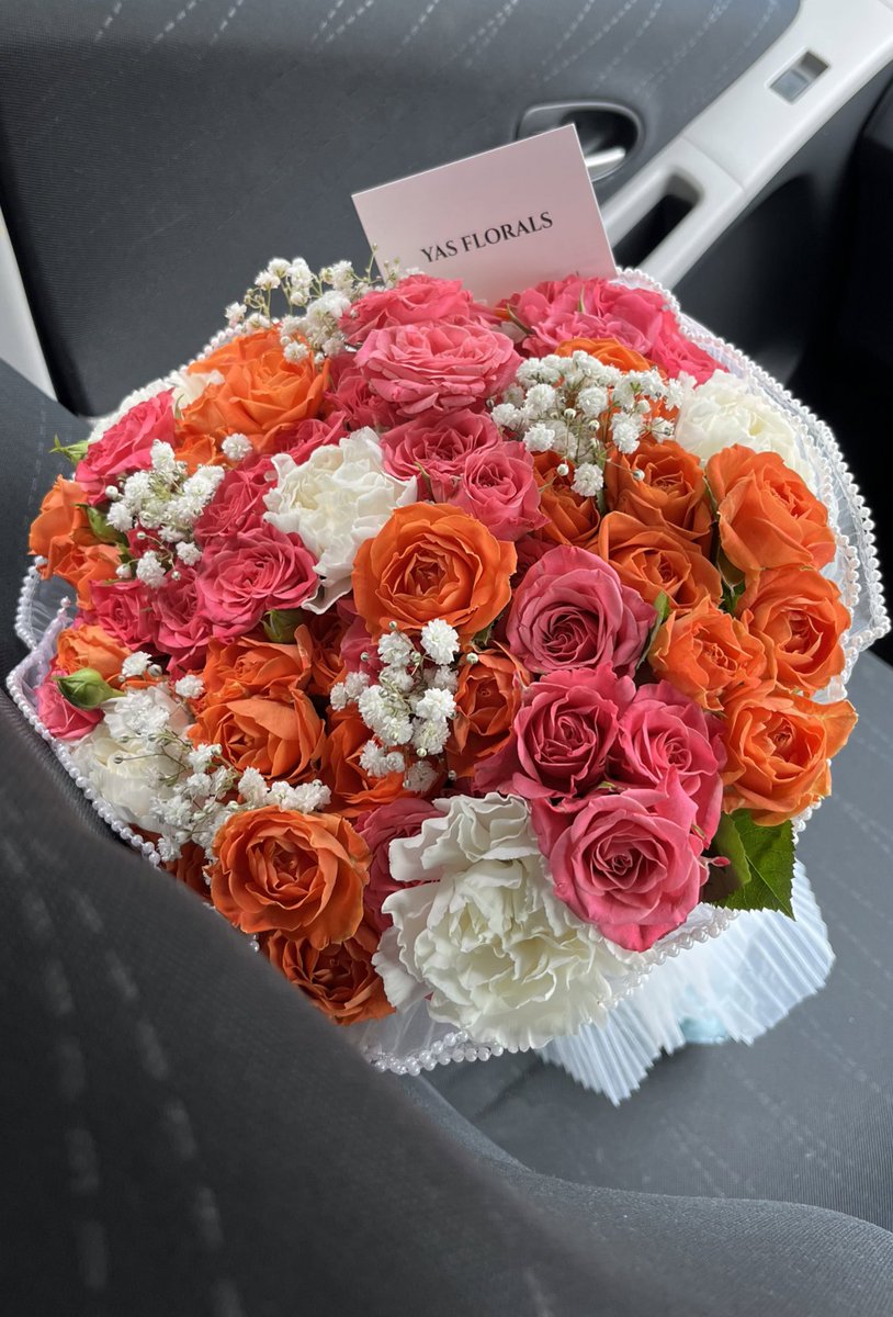 yasflorals's tweet photo. bit of 🍊 https://t.co/NtNuUdtFiq