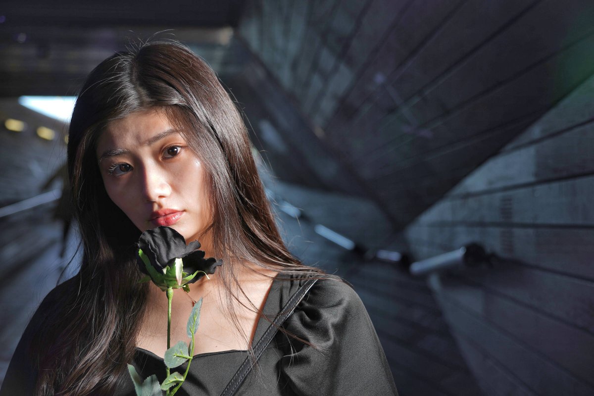 TR863usre's tweet photo. 「 Black Rose 」 ( ①／④ )

#愛恵 ( @tiara_manae ) さん

#TIARA撮影会 #モデル #被写体 #ポートレート #綺麗 #可愛い #美人 #2024年6月16日 #みなとみらい #山下公園 #あじさい #アジサイ #紫陽花 #公園 #黒 #ワンピース #光量強め #黒バラ #黒薔薇 #バラ #室内 https://t.co/OA1pFvBNrQ