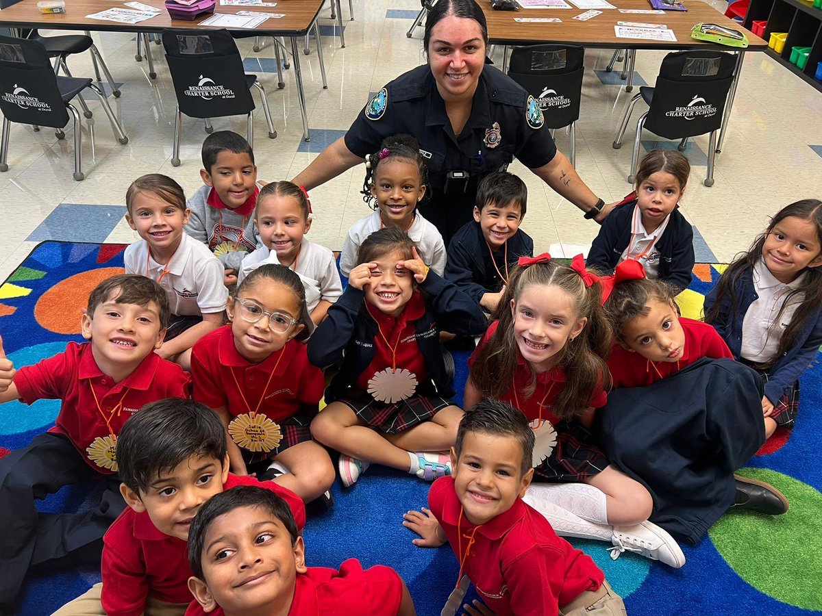 Edwin Lopez (@chiefedwinlopez) on Twitter photo Amazing morning welcoming thousands of students to our <a href="/Cityofdoral/">City of Doral</a> schools! I am grateful for our team #BackTheBlue 🔥 Amazing morning welcoming thousands of students to our <a href="/Cityofdoral/">City of Doral</a> schools! I am grateful for our team #BackTheBlue 🔥